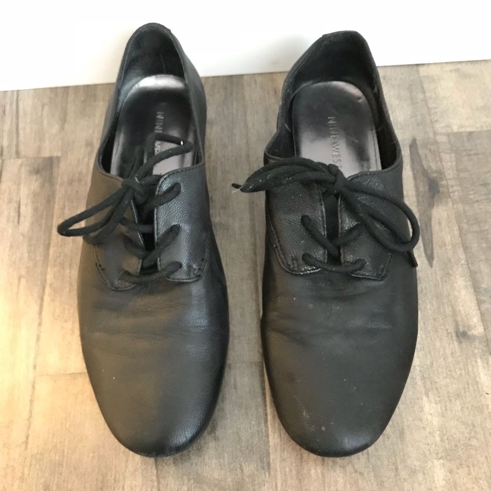 Supple leather Nine West flats